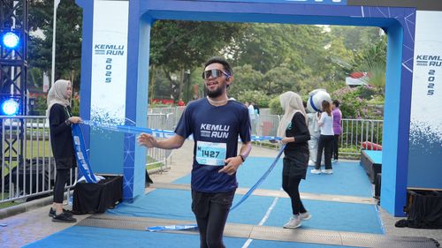 Race photo from KEMLU RUN 2025