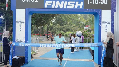 Race photo from KEMLU RUN 2025