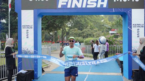 Race photo from KEMLU RUN 2025