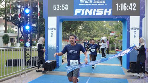 Race photo from KEMLU RUN 2025