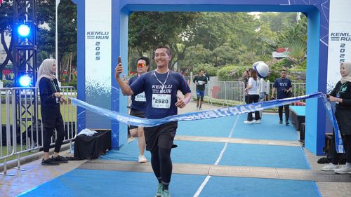 Race photo from KEMLU RUN 2025