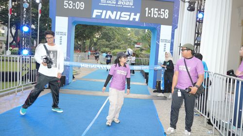 Race photo from KEMLU RUN 2025