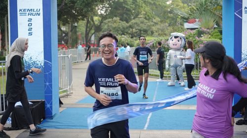 Race photo from KEMLU RUN 2025