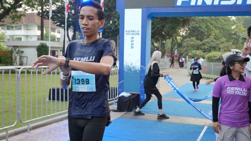 Race photo from KEMLU RUN 2025