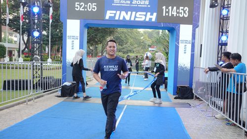 Race photo from KEMLU RUN 2025