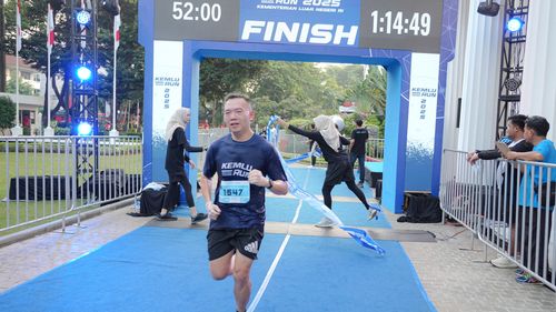 Race photo from KEMLU RUN 2025
