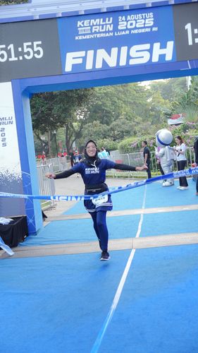 Race photo from KEMLU RUN 2025