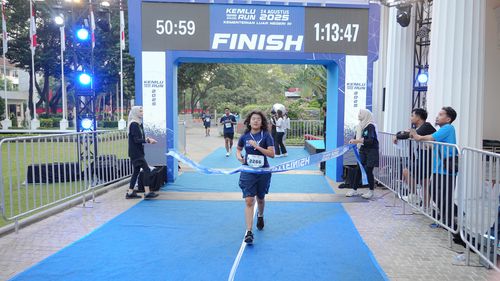 Race photo from KEMLU RUN 2025