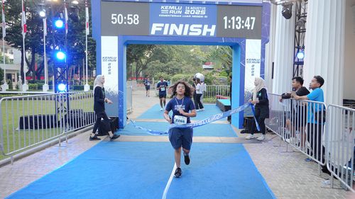 Race photo from KEMLU RUN 2025