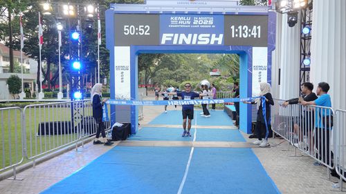Race photo from KEMLU RUN 2025