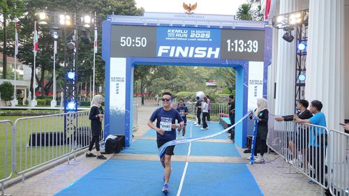 Race photo from KEMLU RUN 2025