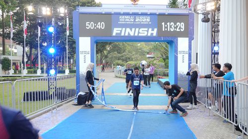 Race photo from KEMLU RUN 2025