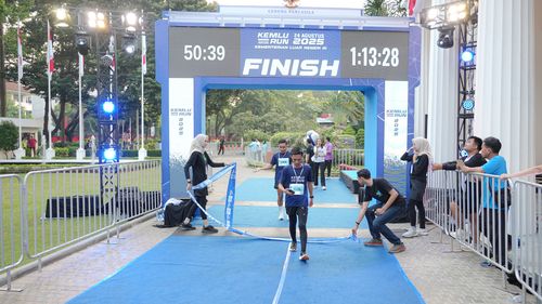 Race photo from KEMLU RUN 2025