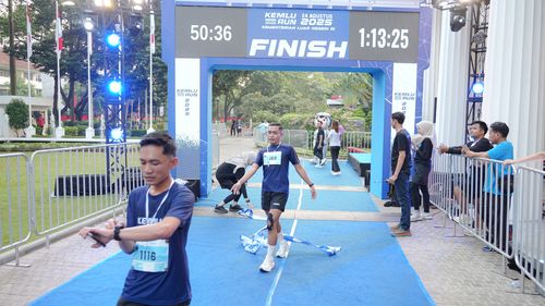Race photo from KEMLU RUN 2025