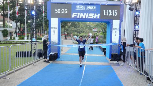 Race photo from KEMLU RUN 2025