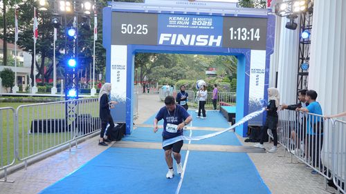 Race photo from KEMLU RUN 2025