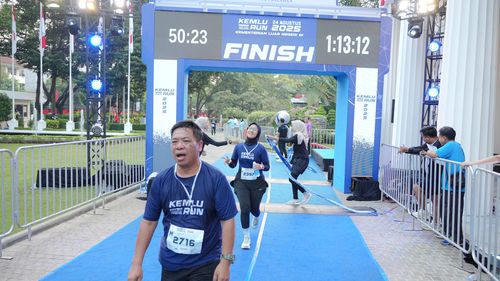 Race photo from KEMLU RUN 2025