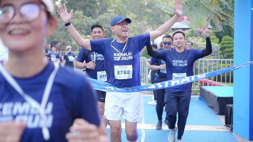 Race photo from KEMLU RUN 2025