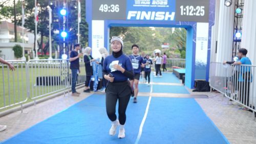 Race photo from KEMLU RUN 2025
