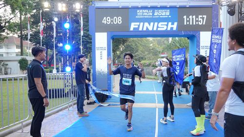 Race photo from KEMLU RUN 2025