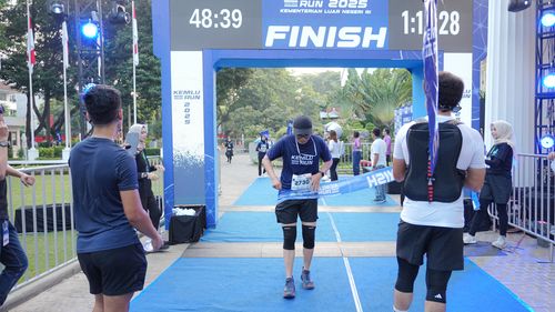 Race photo from KEMLU RUN 2025