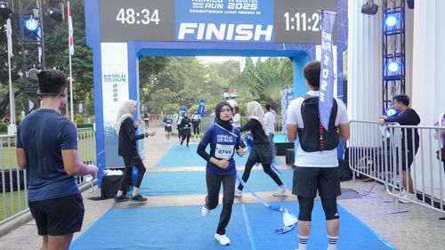 Race photo from KEMLU RUN 2025