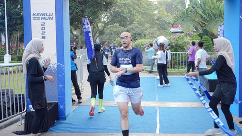 Race photo from KEMLU RUN 2025