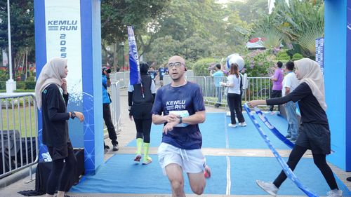 Race photo from KEMLU RUN 2025