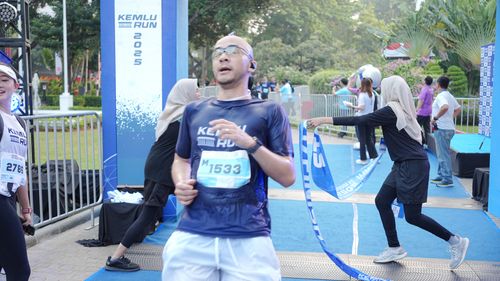 Race photo from KEMLU RUN 2025