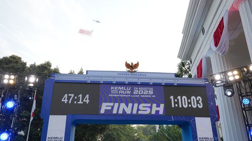 Race photo from KEMLU RUN 2025