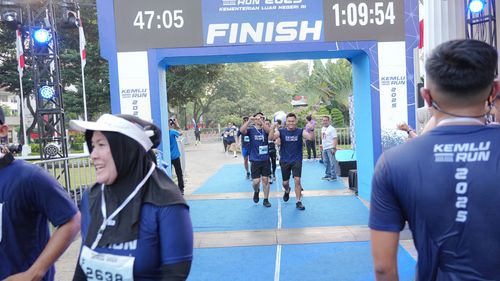 Race photo from KEMLU RUN 2025