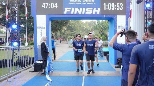 Race photo from KEMLU RUN 2025