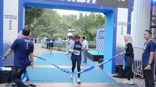 Race photo from KEMLU RUN 2025