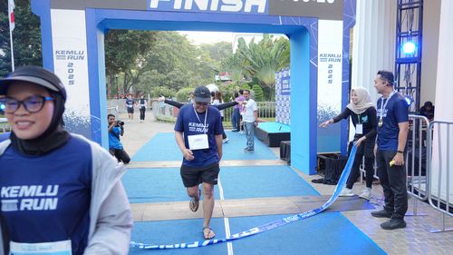 Race photo from KEMLU RUN 2025