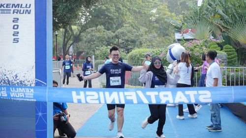 Race photo from KEMLU RUN 2025