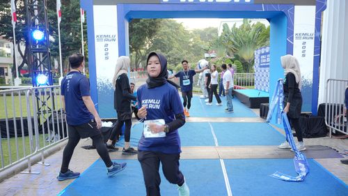 Race photo from KEMLU RUN 2025