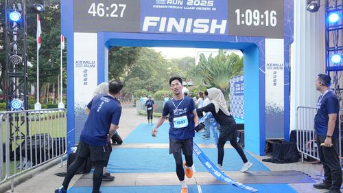Race photo from KEMLU RUN 2025