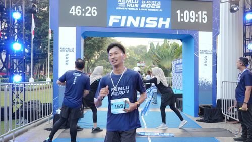 Race photo from KEMLU RUN 2025