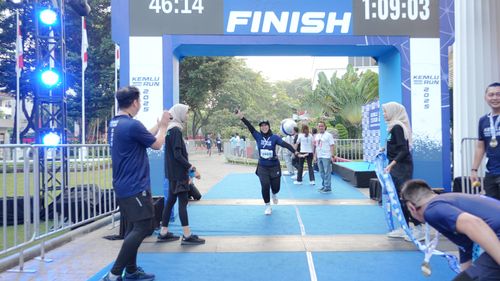 Race photo from KEMLU RUN 2025
