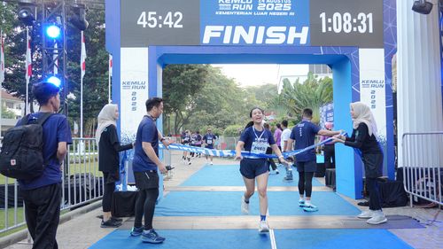 Race photo from KEMLU RUN 2025