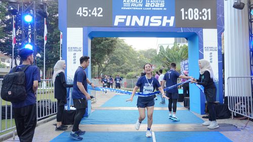 Race photo from KEMLU RUN 2025