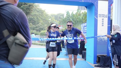 Race photo from KEMLU RUN 2025