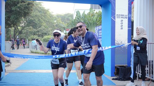 Race photo from KEMLU RUN 2025