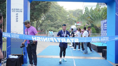 Race photo from KEMLU RUN 2025