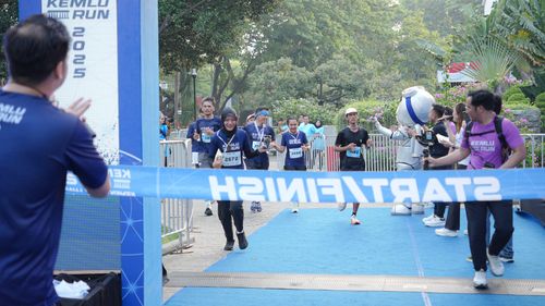 Race photo from KEMLU RUN 2025