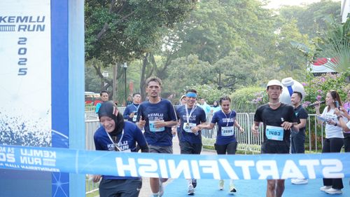 Race photo from KEMLU RUN 2025