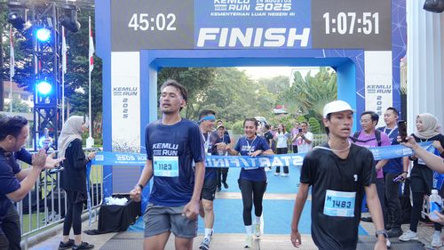 Race photo from KEMLU RUN 2025