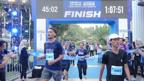 Race photo from KEMLU RUN 2025