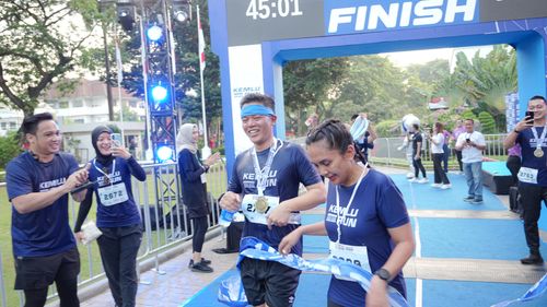 Race photo from KEMLU RUN 2025