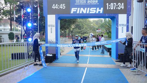 Race photo from KEMLU RUN 2025
